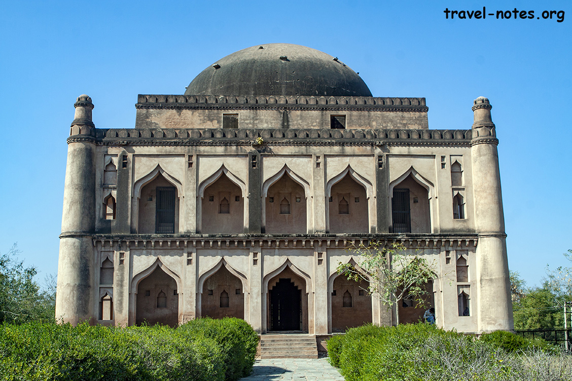 Chor Gumbad Narnaul