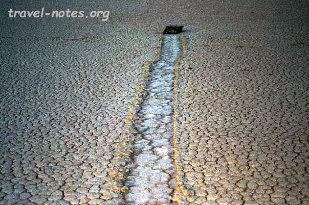 Moving rock of the Racetrack