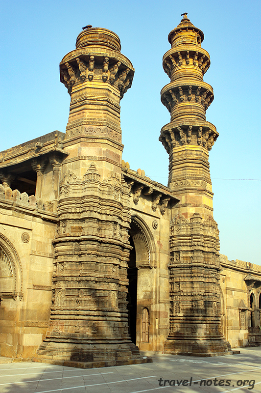 Jhulta Minar Mosque